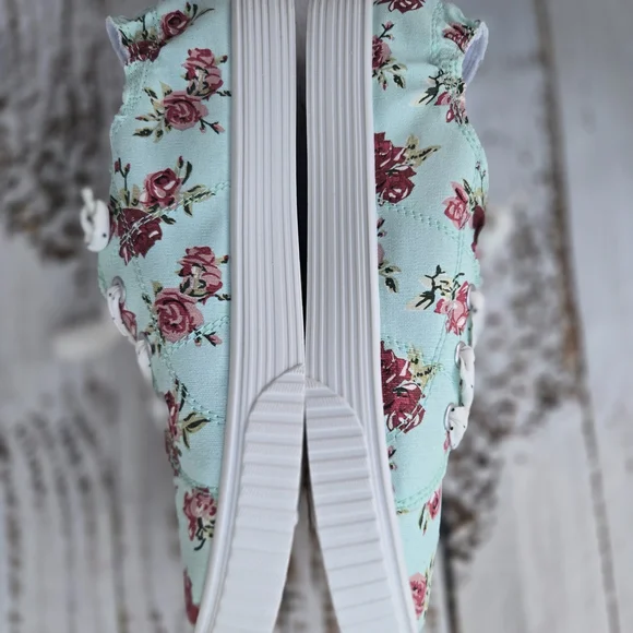 Madden Girl Floral Sneakers - Picture 4 of 5